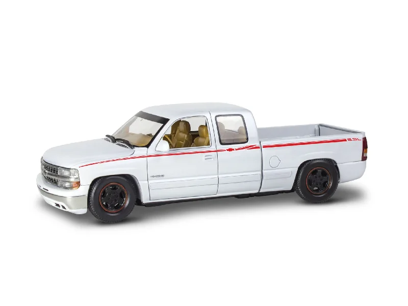 1/25 1999 Chevy Silverado Custom Pickup